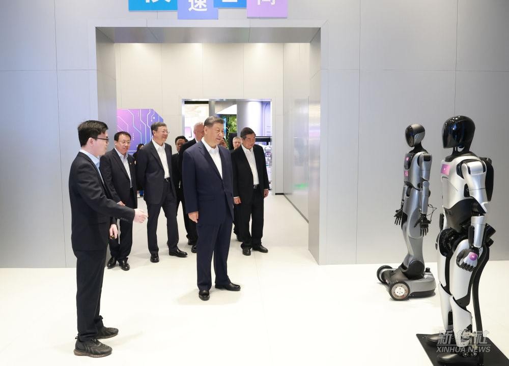 习近平总书记到上海调研，AG庄闲集团代表具身智能行业汇报进展